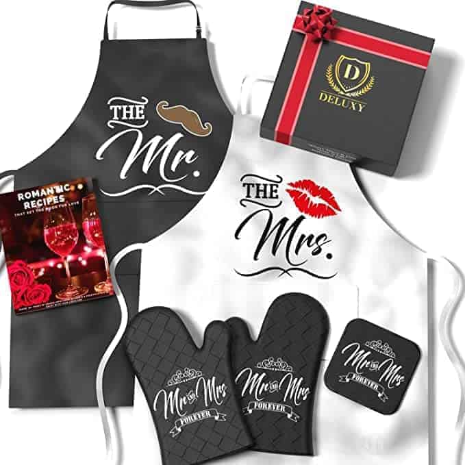 Mr and Mrs Aprons For Happy Couple