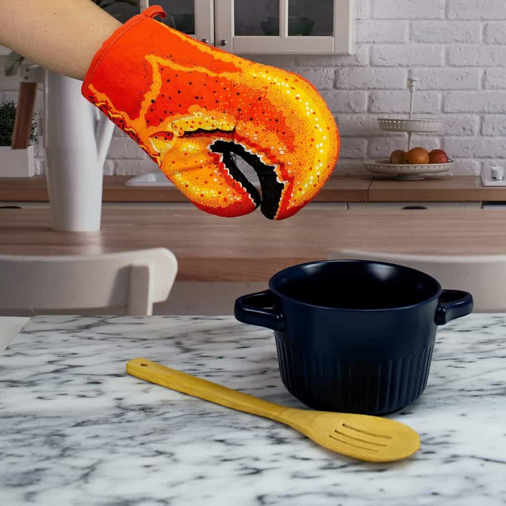 Lobster Claw Oven Mitt